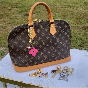 AUTHENTIC Louis Vuitton Monogram Alma.
